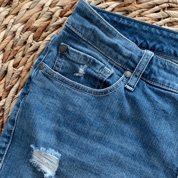 Torrid Button Fly Destructed Shorts sz16 - Picture 7 of 15